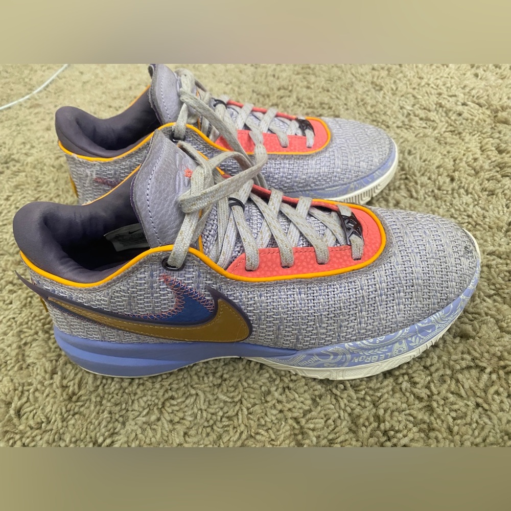 Nike LeBron XX
